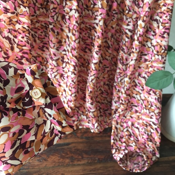 🍃🌸🌺🎉HP: 4/14/18🎉New: Gorgeous Floral Blouse - Picture 4 of 8